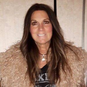 Meet your Posher, Huguette